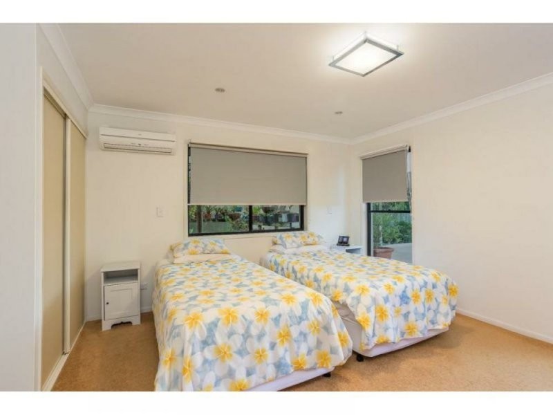 4 Illustrious Court, Cooloola Cove QLD 4580