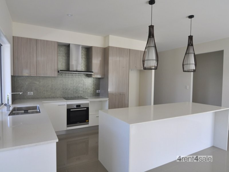 41 Tuna Way, Tin Can Bay QLD 4580