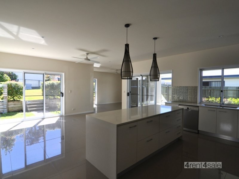 41 Tuna Way, Tin Can Bay QLD 4580