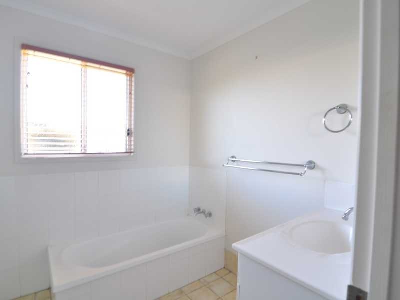 11 Batavia Court, Cooloola Cove QLD 4580