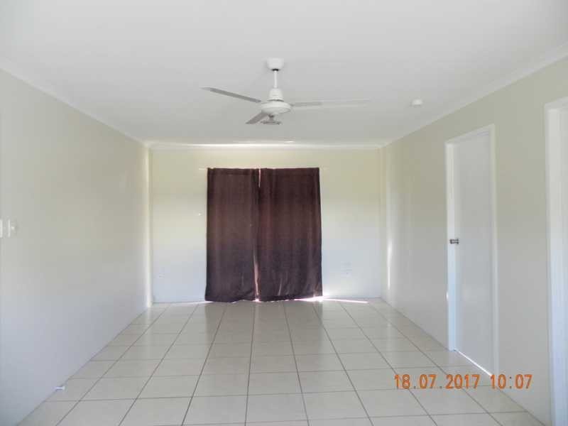 1/1 Williams Lane, Southside QLD 4570