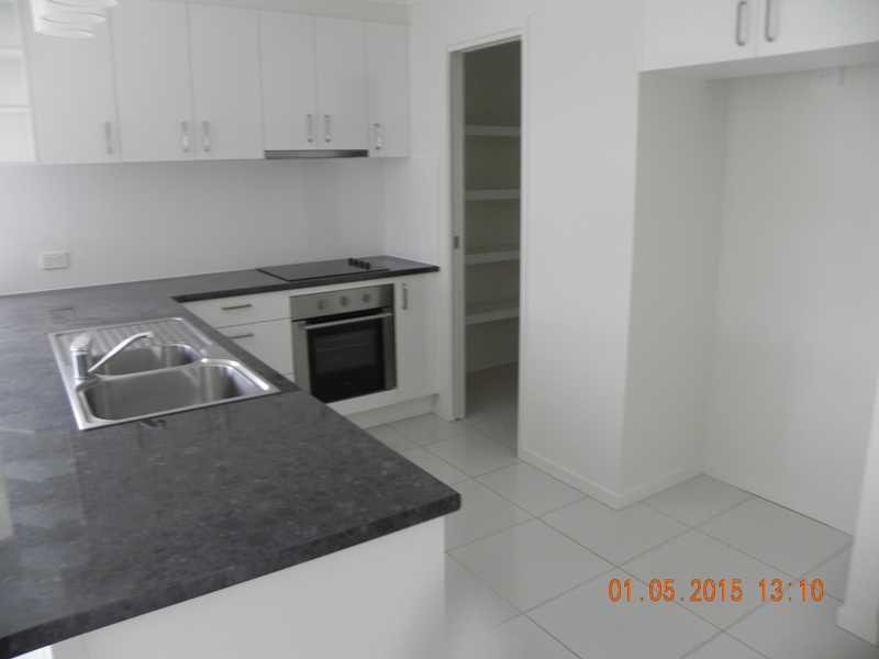 33 Dianella Circuit, Cooloola Cove QLD 4580