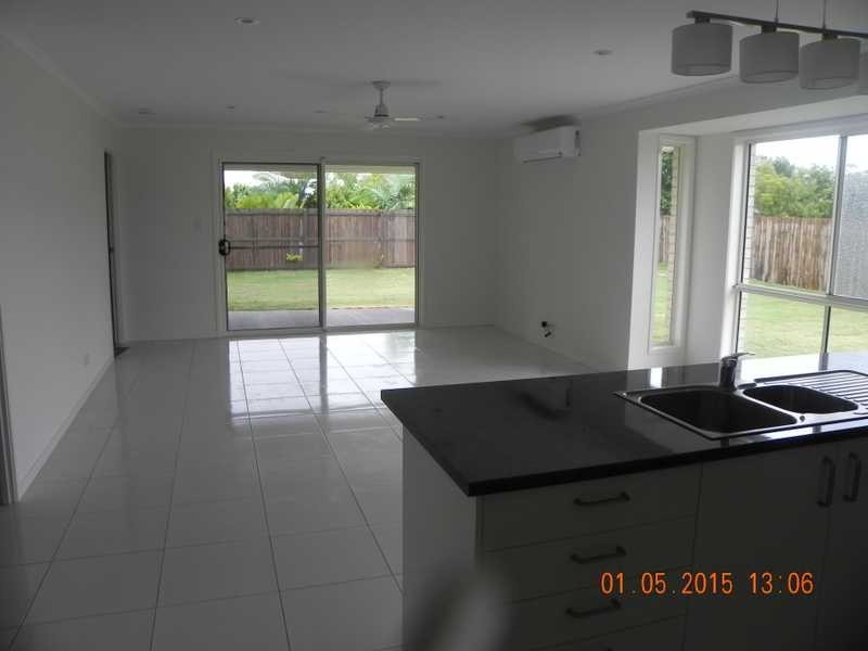 33 Dianella Circuit, Cooloola Cove QLD 4580