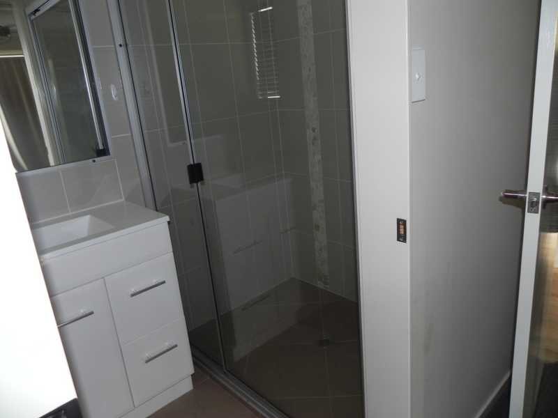 8 Creekside Esplanade, Cooloola Cove QLD 4580