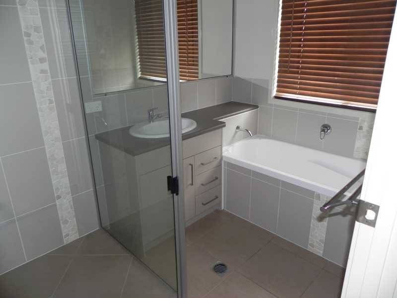 8 Creekside Esplanade, Cooloola Cove QLD 4580