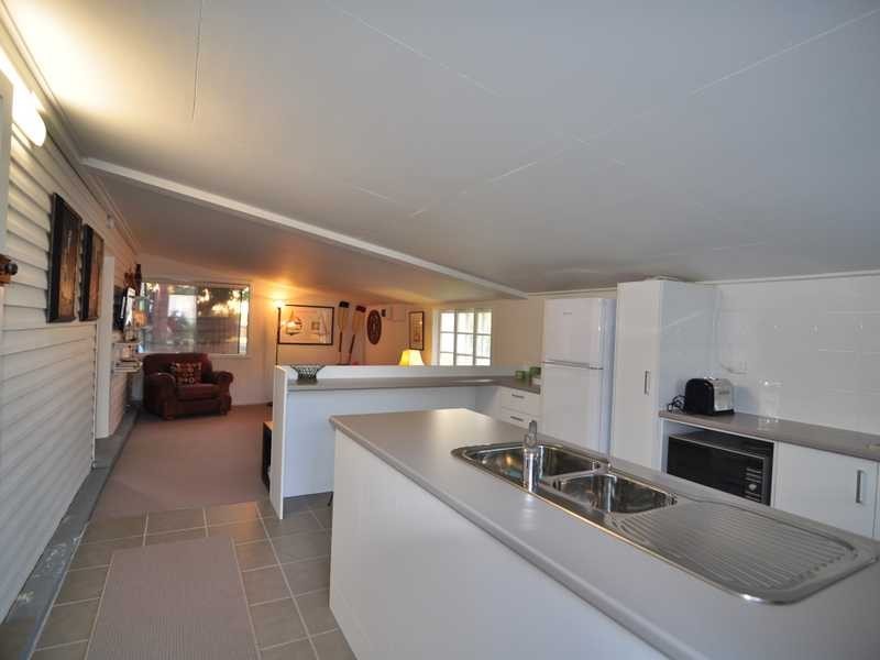 2a Buchanan Avenue, Tin Can Bay QLD 4580