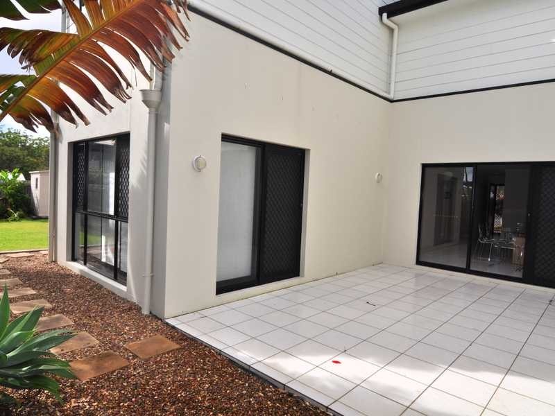 2/43 Creekside Esplanade, Cooloola Cove QLD 4580