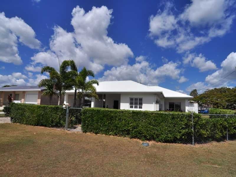 2 Buchanan Street, Tin Can Bay QLD 4580