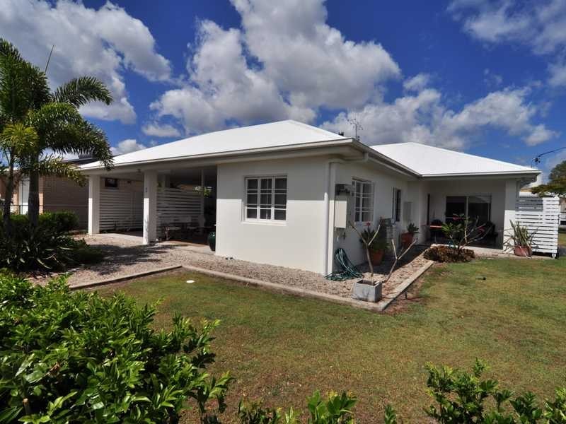 2 Buchanan Street, Tin Can Bay QLD 4580