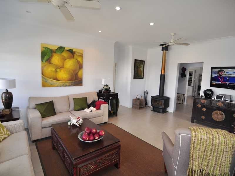 2 Buchanan Street, Tin Can Bay QLD 4580