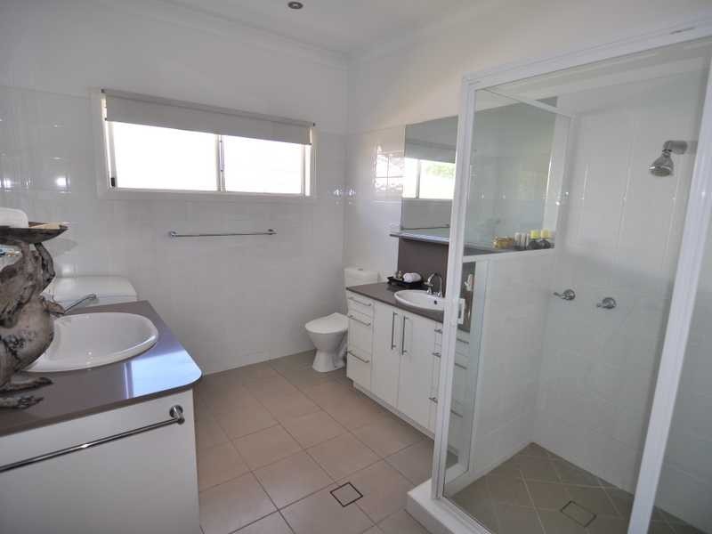 2 Buchanan Street, Tin Can Bay QLD 4580