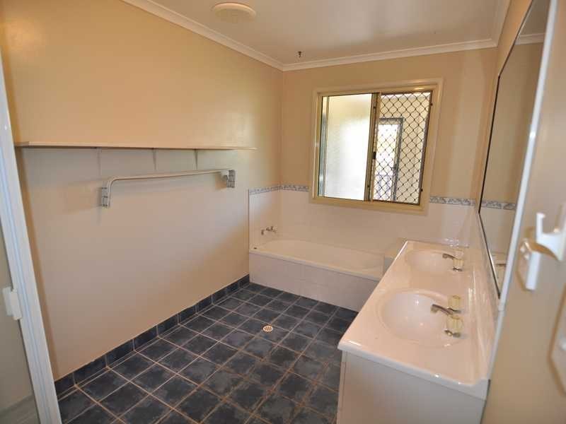 96 Golden Hind Avenue, Cooloola Cove QLD 4580