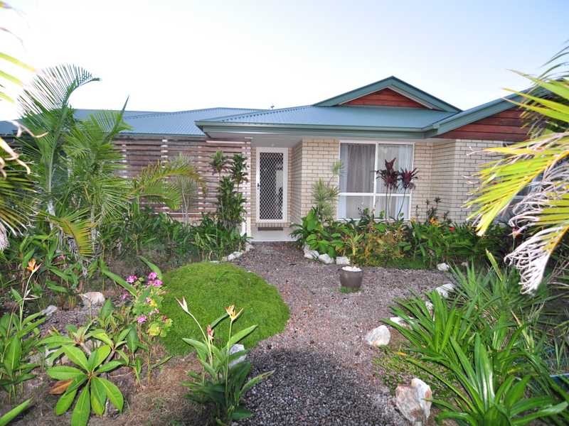 35 Canberra Ave, Cooloola Cove QLD 4580