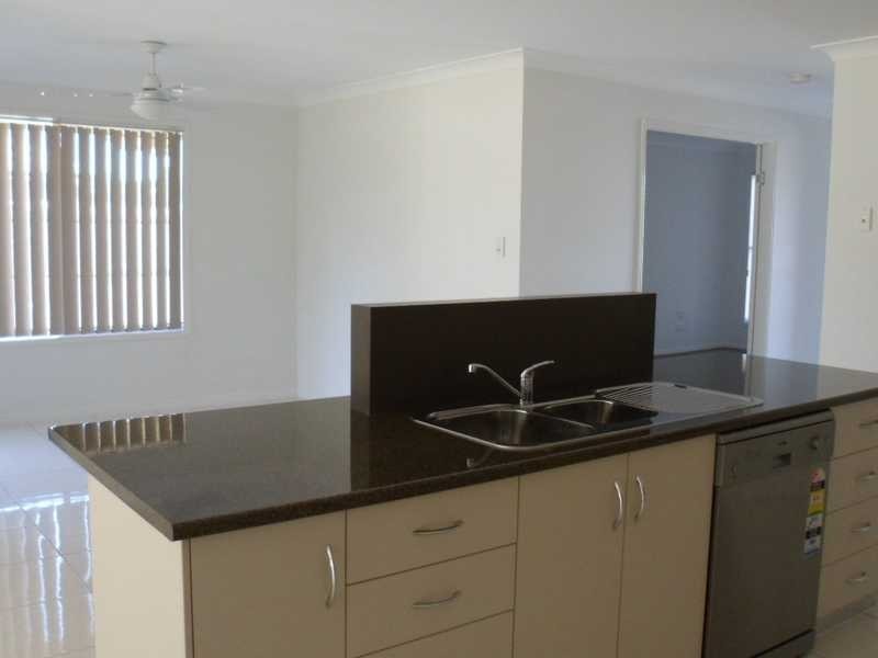 3 Habitat Circuit, Cooloola Cove QLD 4580