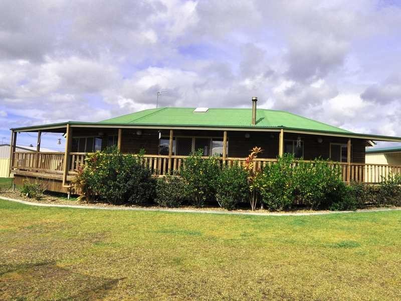 7 Illustrious Court, Cooloola Cove QLD 4580
