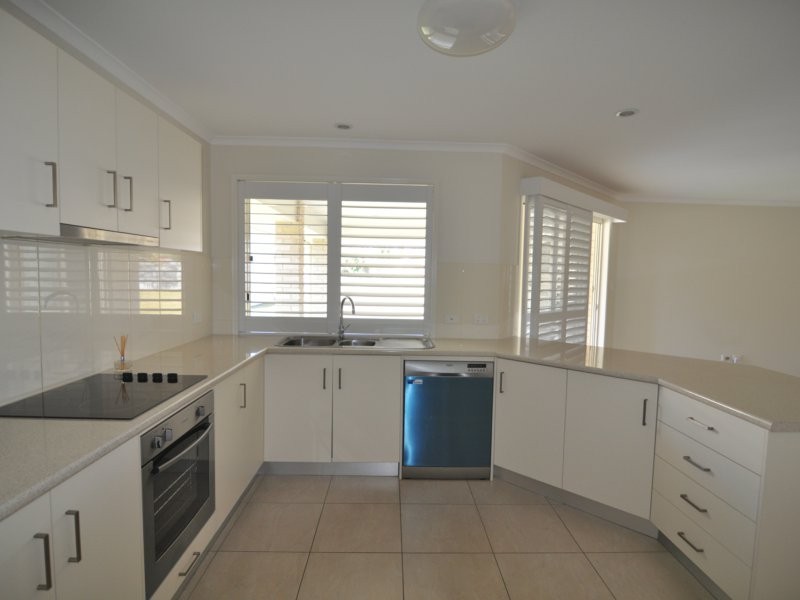 25 Regent Court, Cooloola Cove QLD 4580