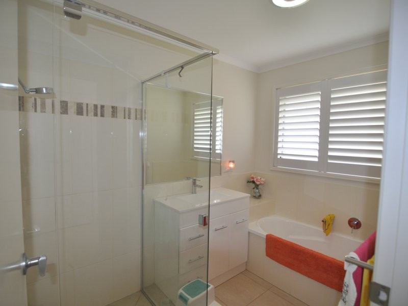 25 Regent Court, Cooloola Cove QLD 4580