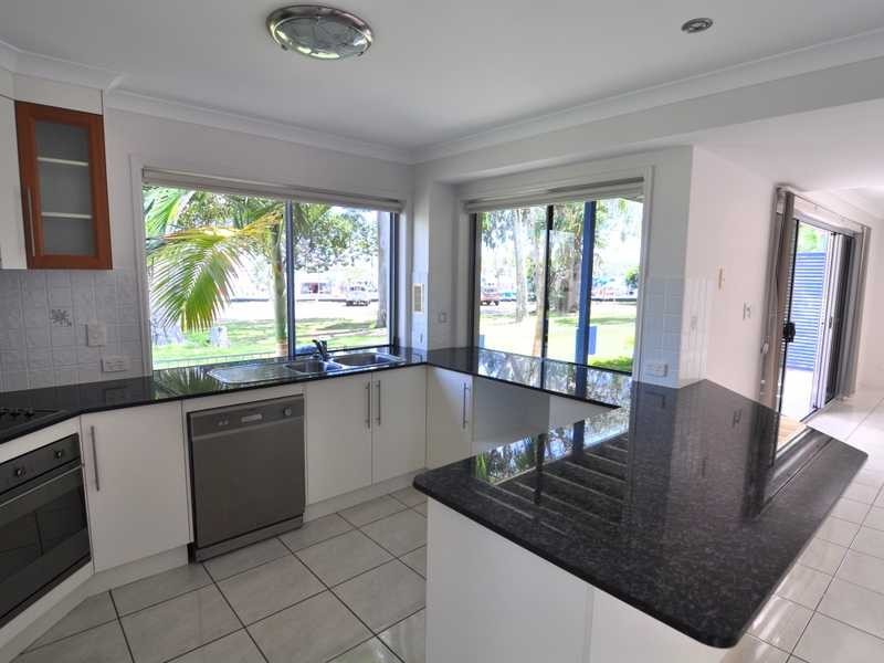 4/26 Esplanade, Tin Can Bay QLD 4580