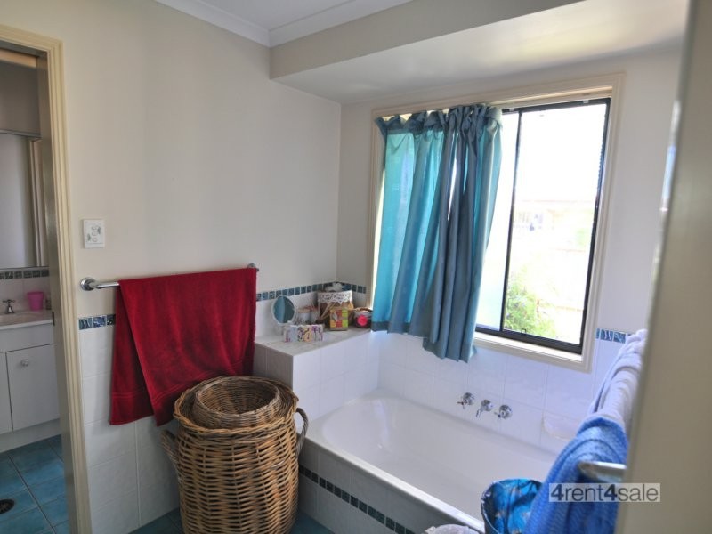 15 Banksia Avenue, Tin Can Bay QLD 4580