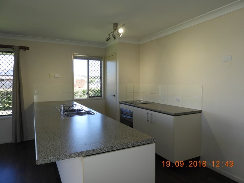 24 Canberra Avenue, Cooloola Cove QLD 4580