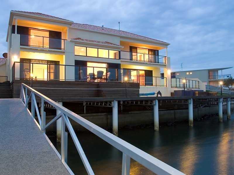 10 Mooloolah Island, Minyama QLD 4575