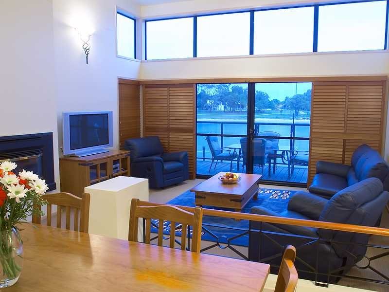 10 Mooloolah Island, Minyama QLD 4575