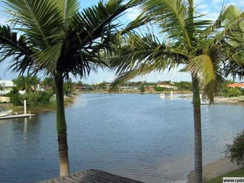 Unit 4/7 Quondong Street, Mooloolaba QLD 4557