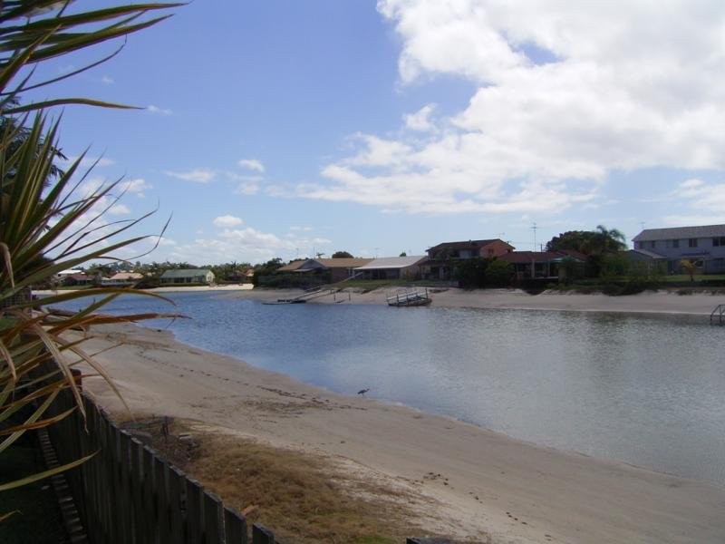 Unit 4/16 Pangarinda Place, Mooloolaba QLD 4557