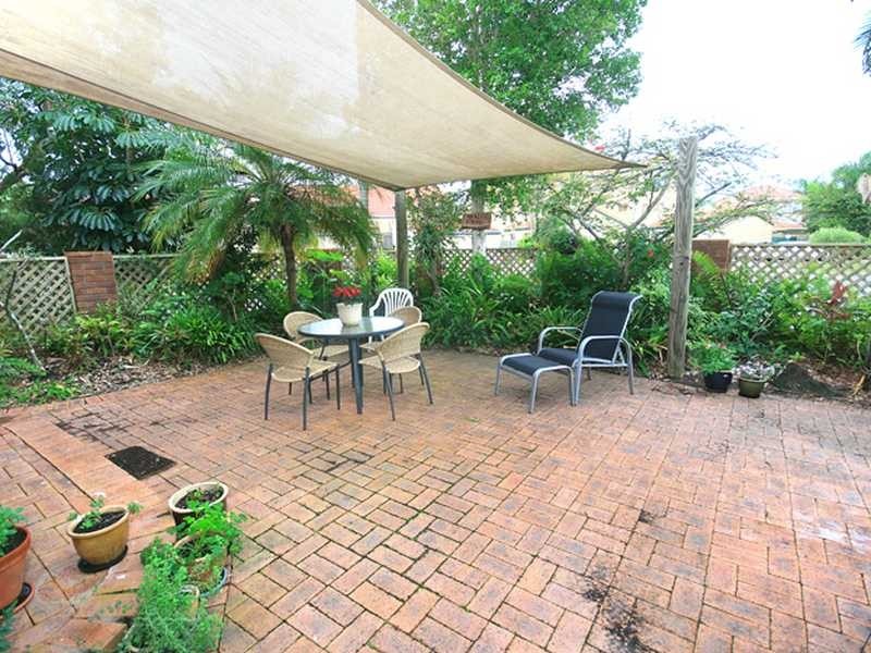 Unit 2/7 Yallanga Place, Mooloolaba QLD 4557