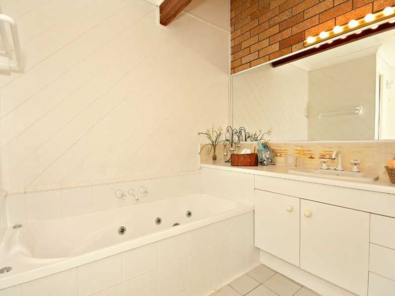 Unit 2/7 Yallanga Place, Mooloolaba QLD 4557