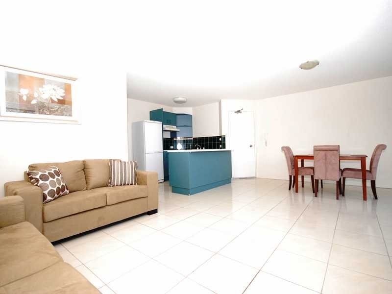Unit 3/112 River Esplanade, Mooloolaba QLD 4557