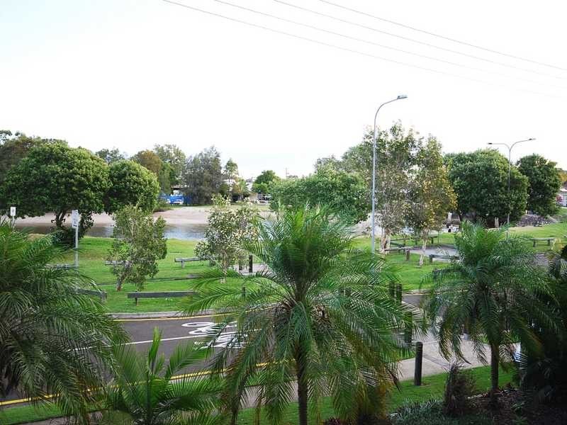 Unit 3/112 River Esplanade, Mooloolaba QLD 4557