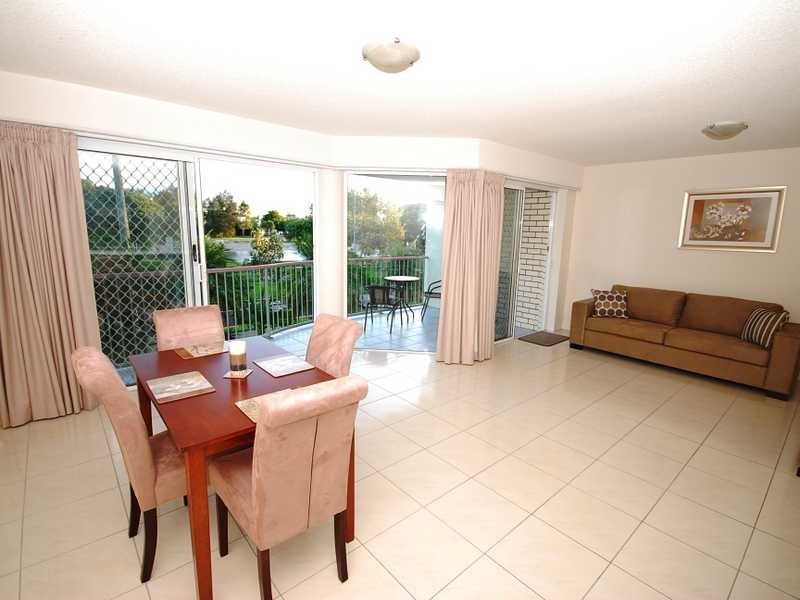 Unit 3/112 River Esplanade, Mooloolaba QLD 4557
