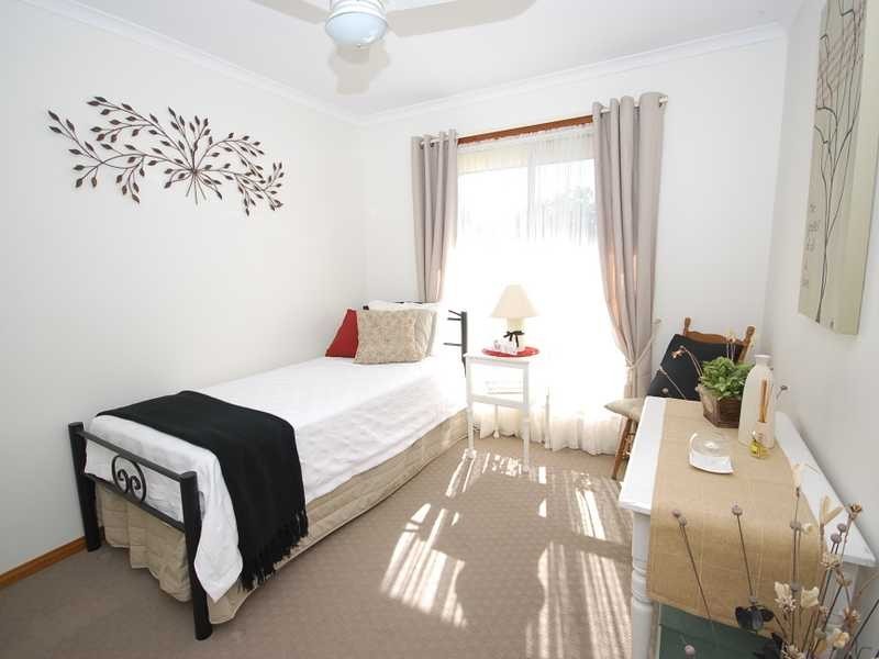 6 Stephenson Place, Monkland QLD 4570