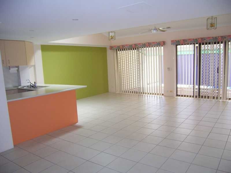 Unit 9/15-17 Carinya Street, Mooloolaba QLD 4557