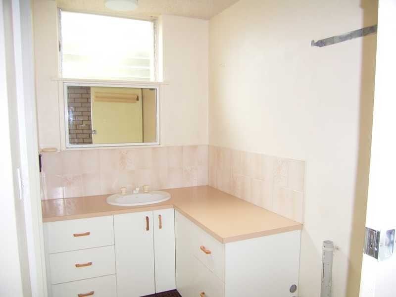 1/12 Kate Street, Alexandra Headland QLD 4572