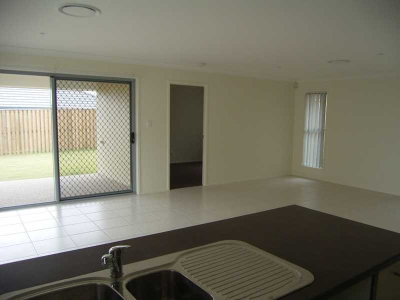 53 Frogmouth Circuit, Mountain Creek QLD 4557