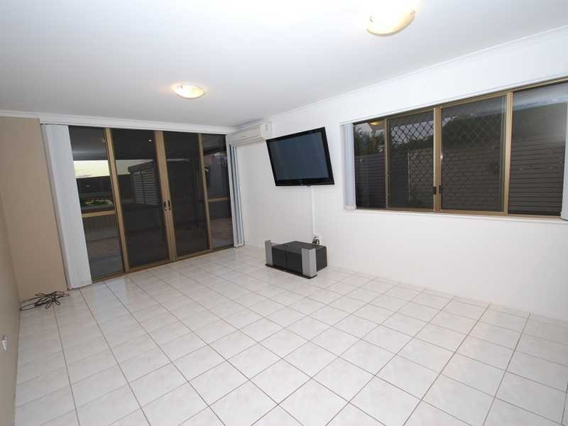 Unit 1/72 Tantula Road West, Alexandra Headland QLD 4572