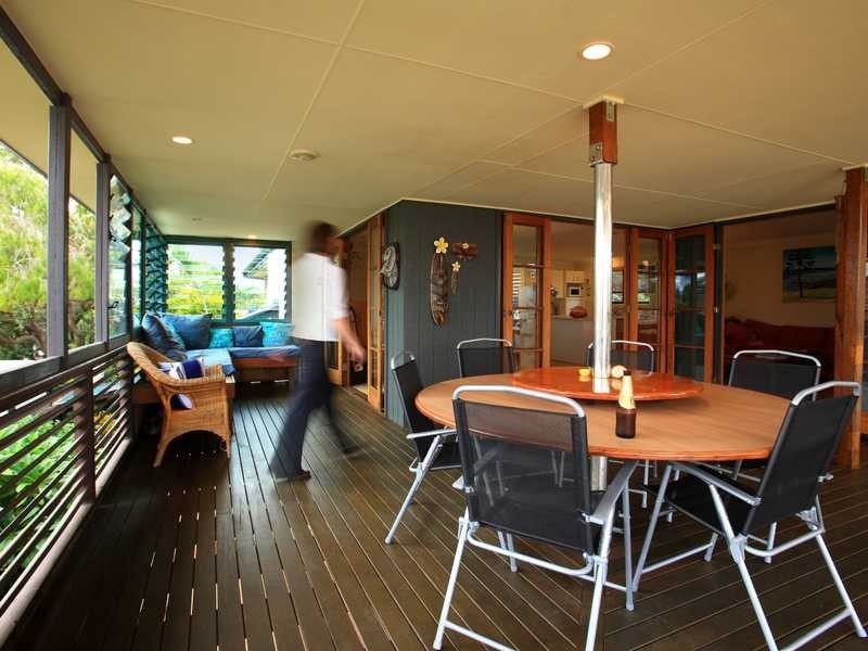 18 Oomoo St, Buddina QLD 4575