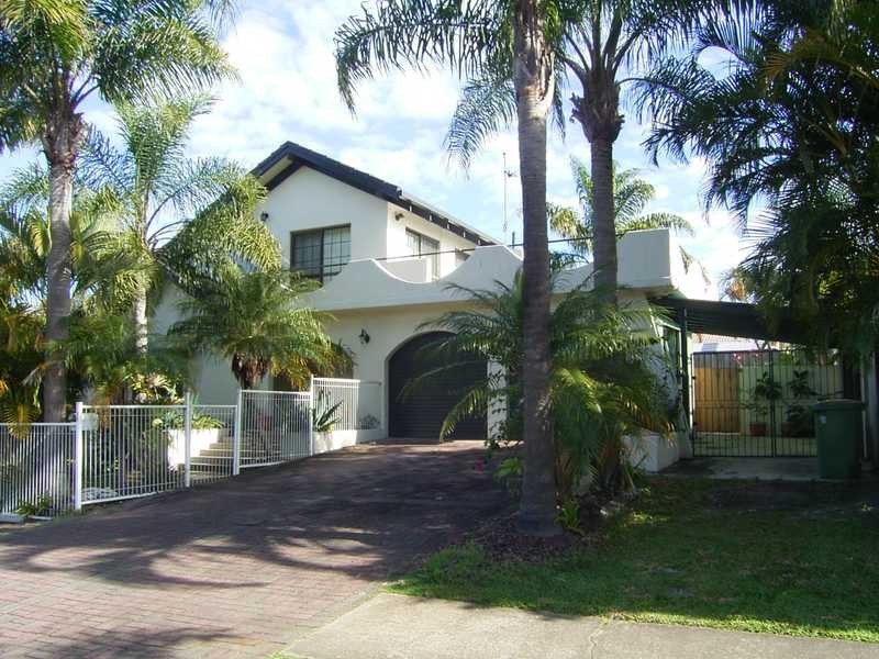 104 Goonawarra Dr (Cnr Palm Dr), Mooloolaba QLD 4557