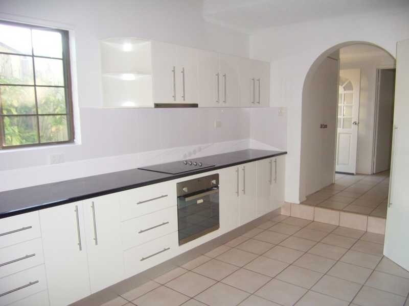 104 Goonawarra Dr (Cnr Palm Dr), Mooloolaba QLD 4557