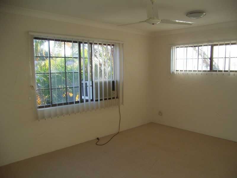 104 Goonawarra Dr (Cnr Palm Dr), Mooloolaba QLD 4557