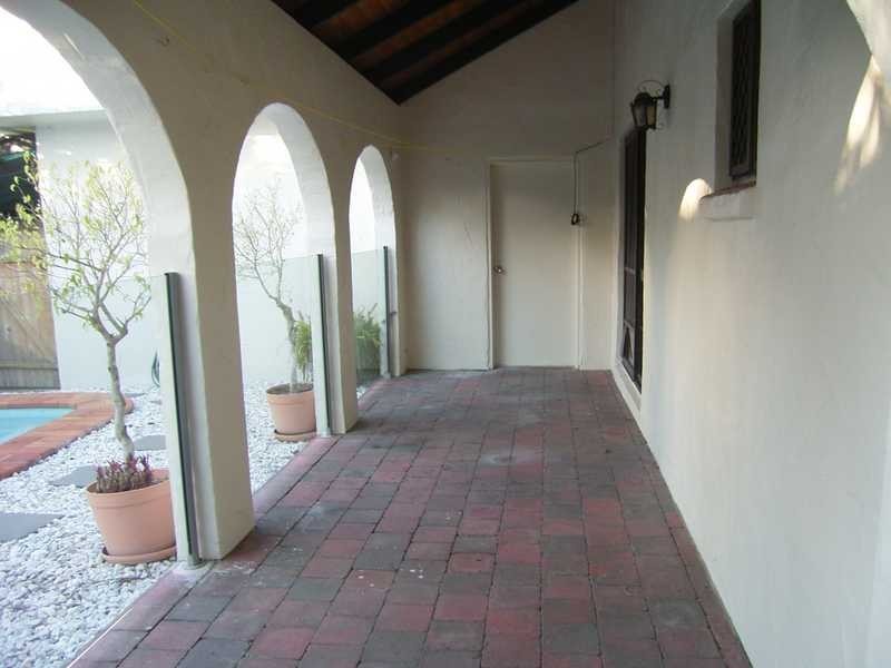 104 Goonawarra Dr (Cnr Palm Dr), Mooloolaba QLD 4557