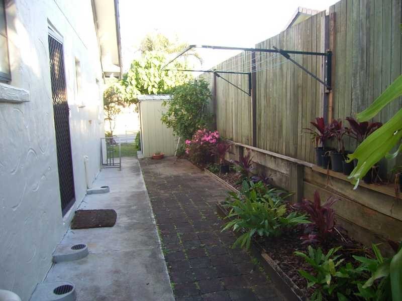 104 Goonawarra Dr (Cnr Palm Dr), Mooloolaba QLD 4557