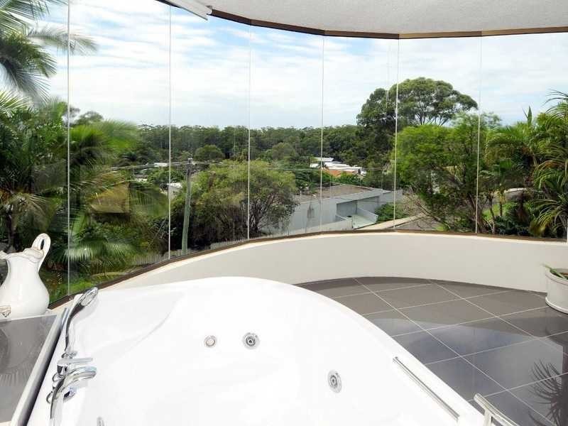 2/33 Yakola Parade, Alexandra Headland QLD 4572