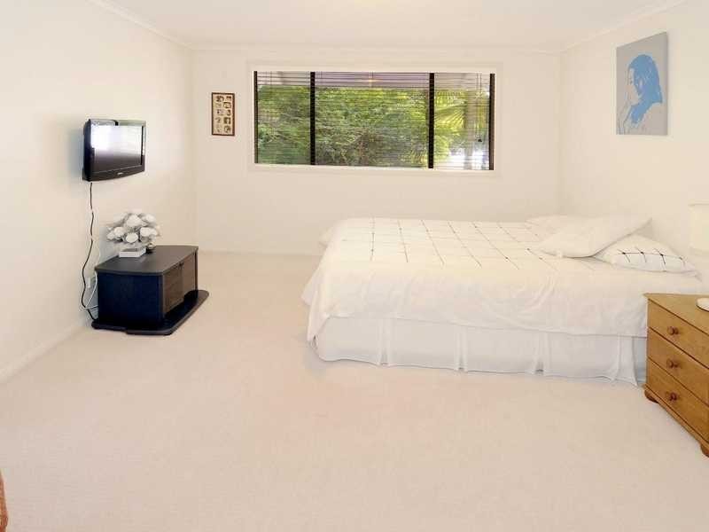 2/33 Yakola Parade, Alexandra Headland QLD 4572