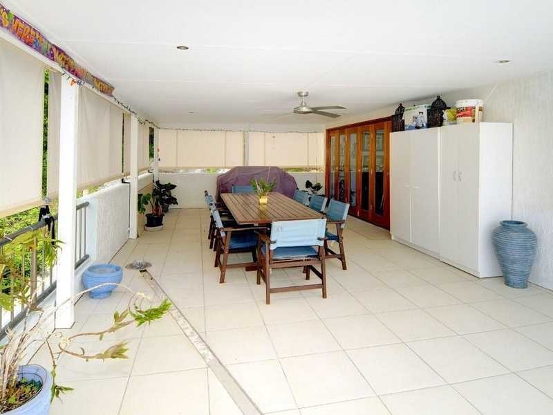 2/33 Yakola Parade, Alexandra Headland QLD 4572
