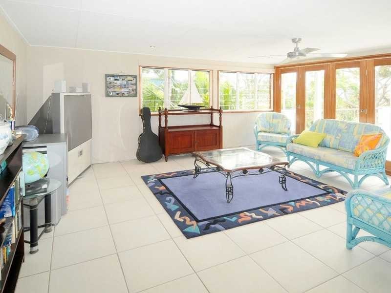 2/33 Yakola Parade, Alexandra Headland QLD 4572