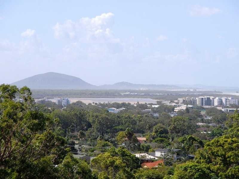 2/33 Yakola Parade, Alexandra Headland QLD 4572
