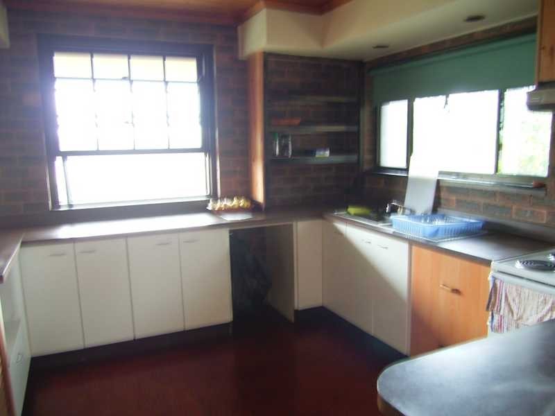 3 Saleng Cres, Warana QLD 4575